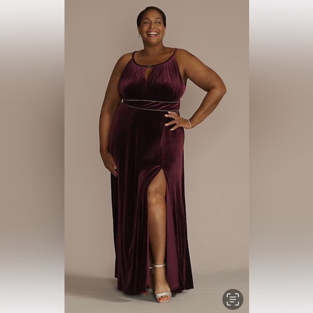 Oleg Cassini 20W formal velvet gown